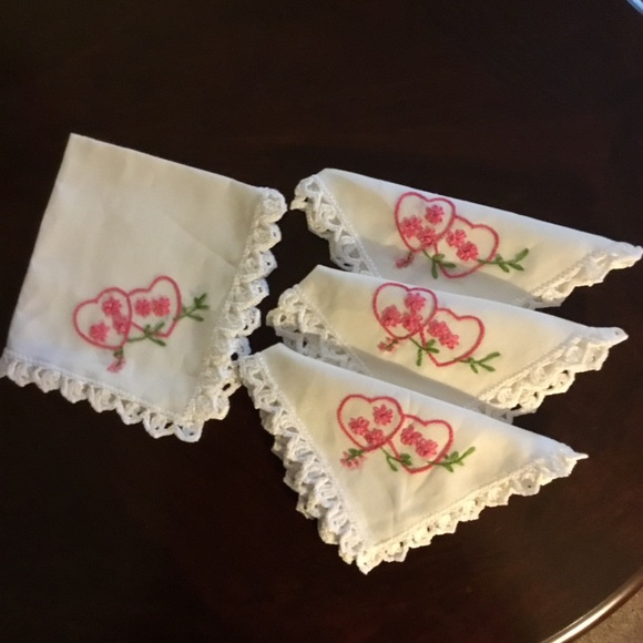 Vintage Hand Embroidered Heart Napkins - Picture 1 of 4